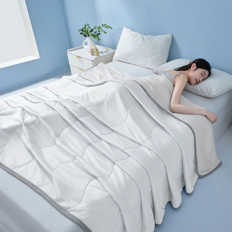 Aramnew AirLuxe Cooling Duvet Lightweight luxury with an instant cooling touch.