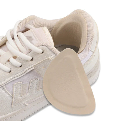 Aramnew SneakerCare Heel Patches. Comfortable, discreet and easy to apply — the perfect solution for worn or damaged heels.l