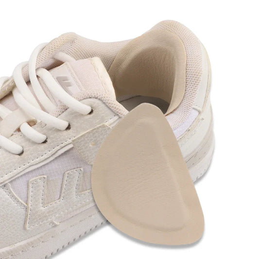 Aramnew SneakerCare Heel Patches. Comfortable, discreet and easy to apply — the perfect solution for worn or damaged heels.l