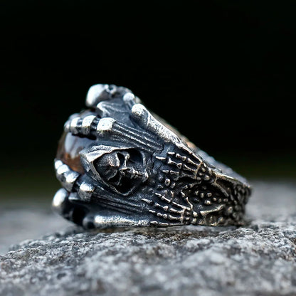 Midnight Skull Punk Ring Bold Style. Fearless Attitude.