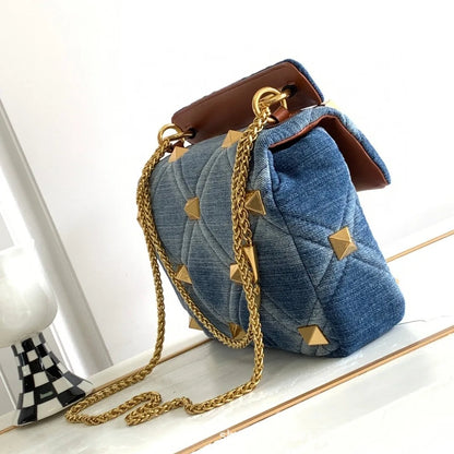 ARAMNEW BLUE REIGN Handbag. Rule the look. Own the moment.