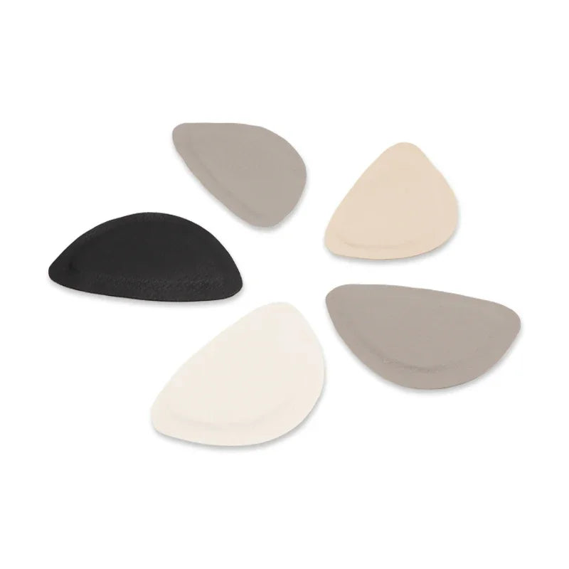 Aramnew SneakerCare Heel Patches. Comfortable, discreet and easy to apply — the perfect solution for worn or damaged heels.l