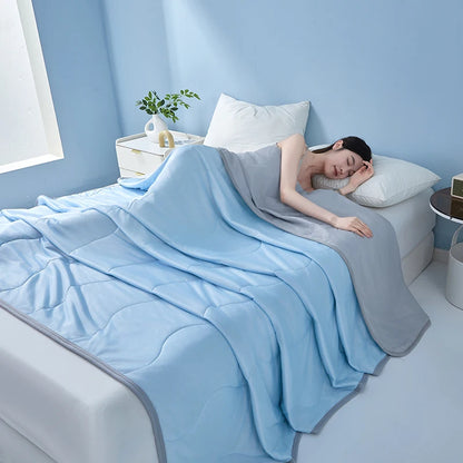 Aramnew AirLuxe Cooling Duvet Lightweight luxury with an instant cooling touch.