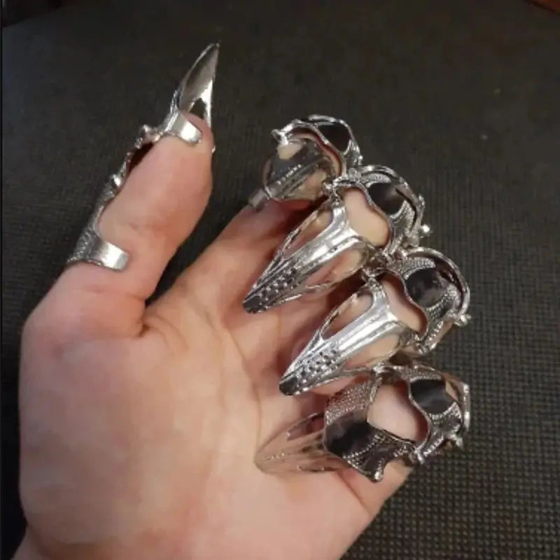 Shadow Claw Ring Bold Style. Dark Attitude.