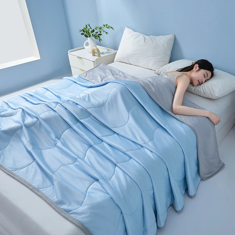 Aramnew AirLuxe Cooling Duvet Lightweight luxury with an instant cooling touch.
