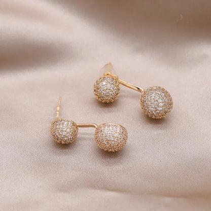 Aramnew Aurora Curve Zircon Earrings Where light meets luxury in every movement.