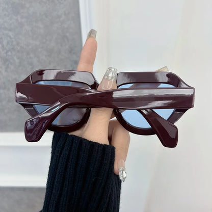 ARAMNEW Notting Hill Classic Shades Understated luxury with character.