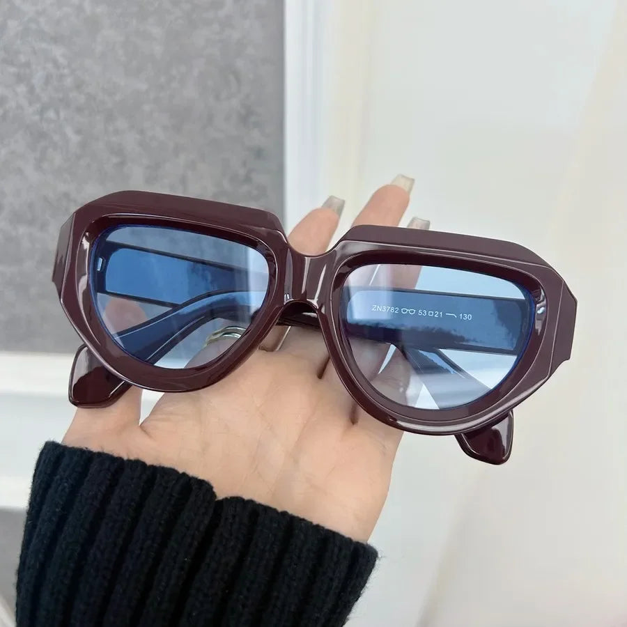 ARAMNEW Notting Hill Classic Shades Understated luxury with character.