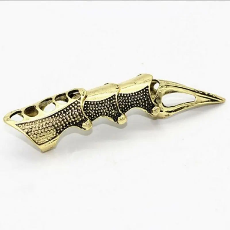Shadow Claw Ring Bold Style. Dark Attitude.