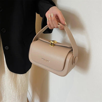 ARAMNEW LUNA VAULT Bag. Timeless design for the modern woman.