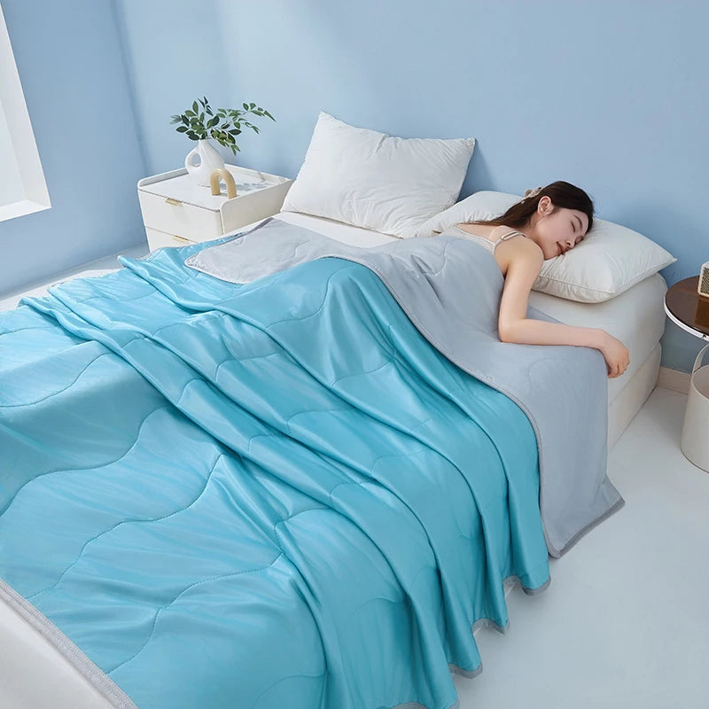 Aramnew AirLuxe Cooling Duvet Lightweight luxury with an instant cooling touch.