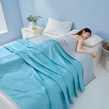 Aramnew AirLuxe Cooling Duvet Lightweight luxury with an instant cooling touch.