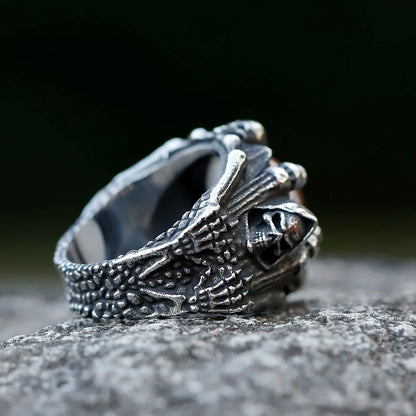Midnight Skull Punk Ring Bold Style. Fearless Attitude.