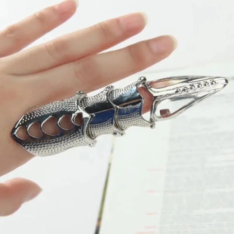 Shadow Claw Ring Bold Style. Dark Attitude.