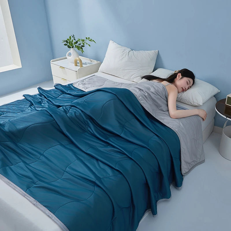 Aramnew AirLuxe Cooling Duvet Lightweight luxury with an instant cooling touch.