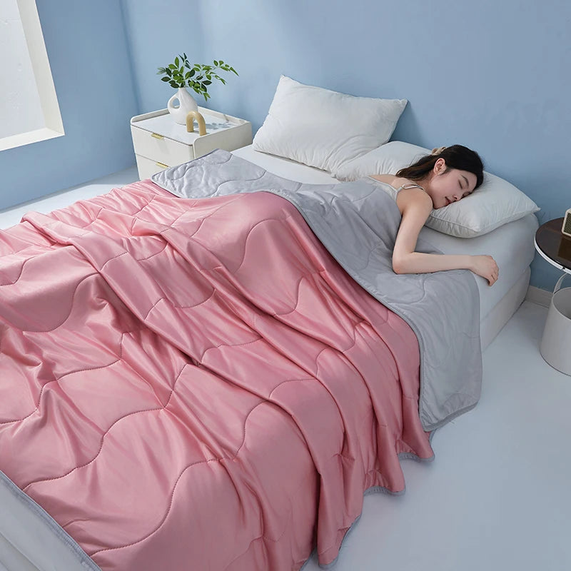 Aramnew AirLuxe Cooling Duvet Lightweight luxury with an instant cooling touch.