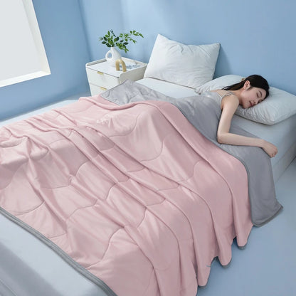 Aramnew AirLuxe Cooling Duvet Lightweight luxury with an instant cooling touch.