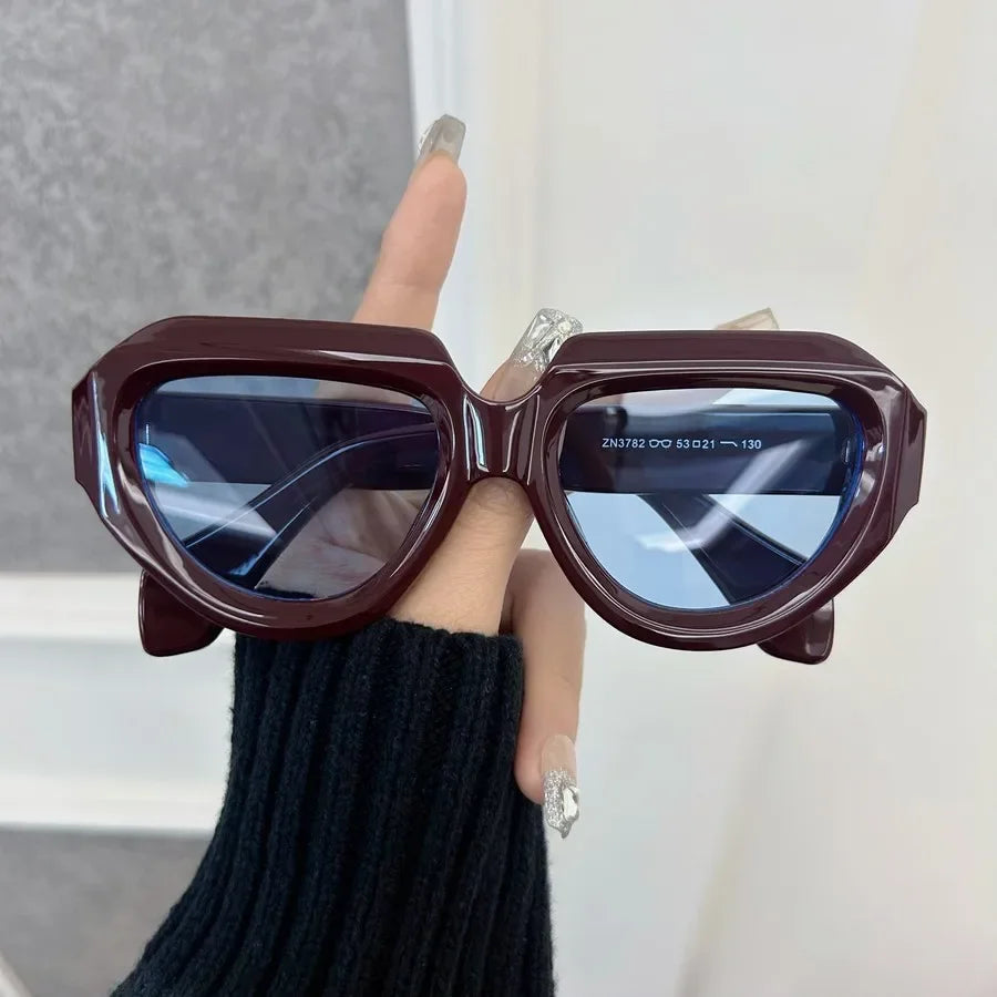 ARAMNEW Notting Hill Classic Shades Understated luxury with character.