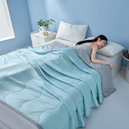 Aramnew AirLuxe Cooling Duvet Lightweight luxury with an instant cooling touch.